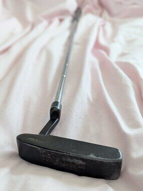 Wilson Tour Classic 201 RH Black Putter